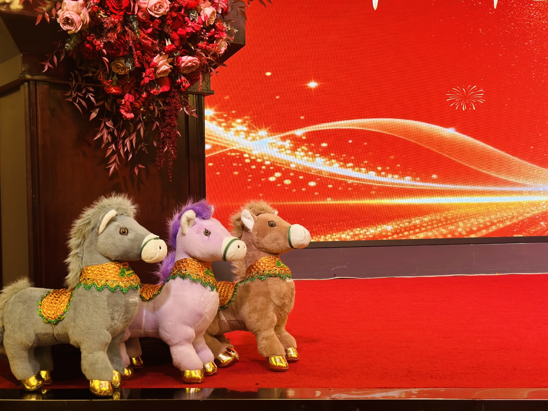 骏马腾飞迎新春，中科专利商标2026马年年会嗨翻全场！